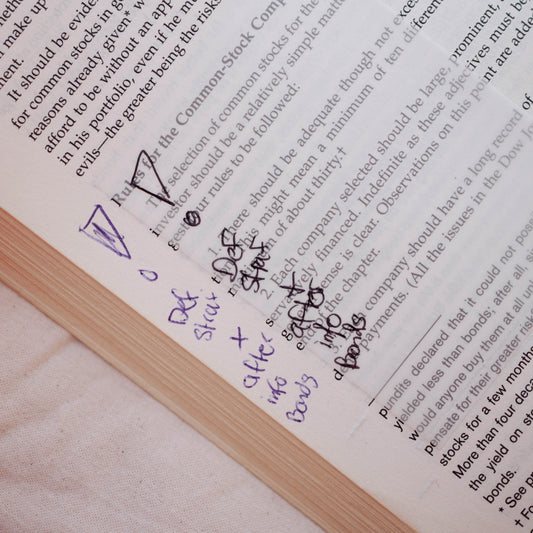 Transparent sticky notes for books – clear reusable sticky notes for annotating without covering text - detail
